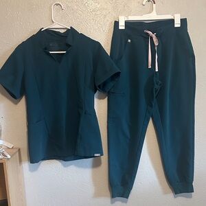 Figs Deep Teal Scrub Set with Jogger Pants s petite